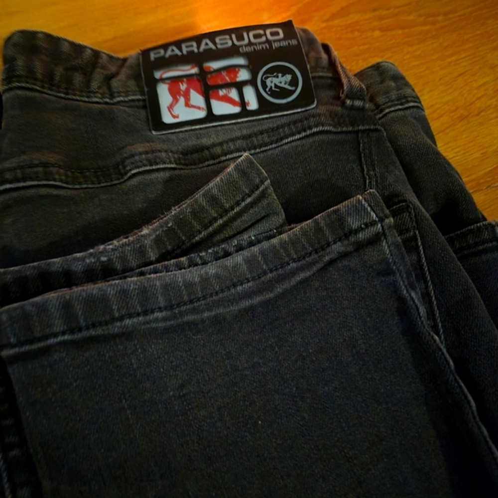 Parasuco Black Skinny Jeans with Classic Style